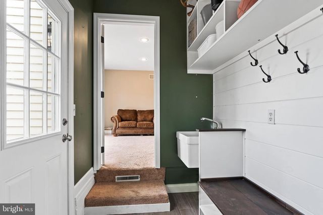 708 CARRIAGE LN, Mechanicsburg, PA 17050