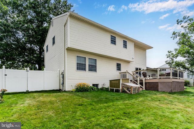 708 CARRIAGE LN, Mechanicsburg, PA 17050
