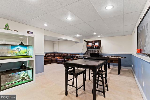 708 CARRIAGE LN, Mechanicsburg, PA 17050