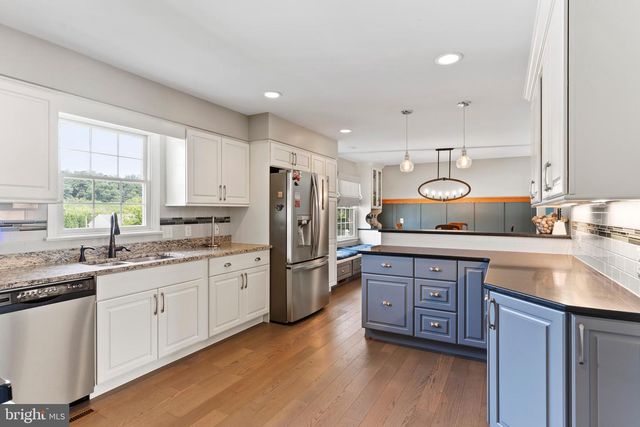 708 CARRIAGE LN, Mechanicsburg, PA 17050