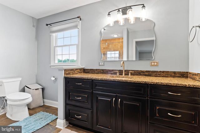 708 CARRIAGE LN, Mechanicsburg, PA 17050