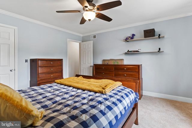 708 CARRIAGE LN, Mechanicsburg, PA 17050