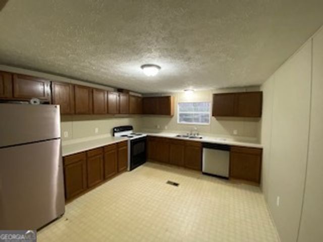 1368 Dee Kennedy Road, Auburn, GA 30011