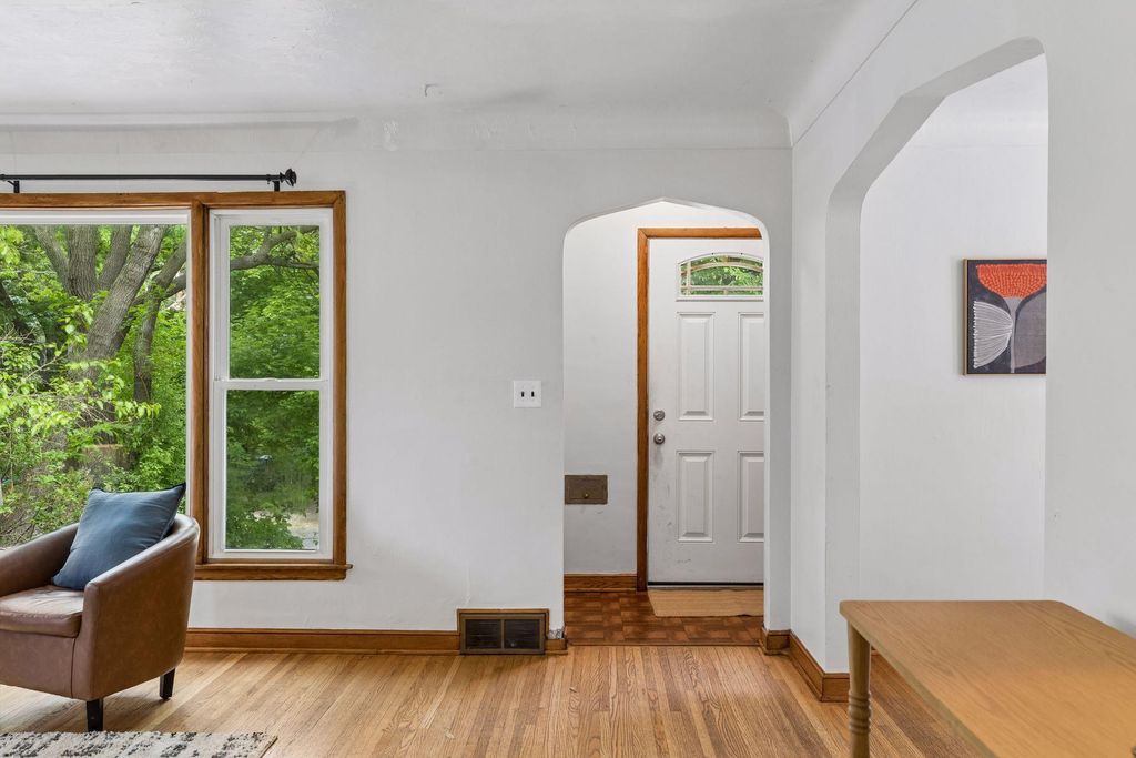 1233 Maywood Street, Saint Paul, MN 55117 — photo 5