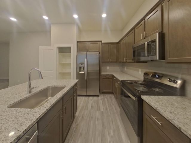 9835 Willow Creek Commerce Drive 310, Tomball, TX 77375