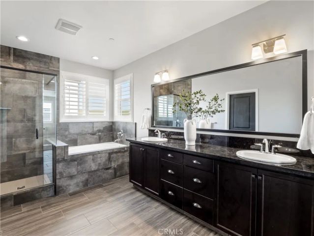 4483 Crown Bluffs Drive, Madera, CA 93636