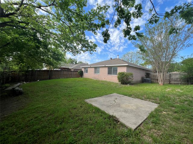 2213 Rolling Creek Run, Fort Worth, TX 76108