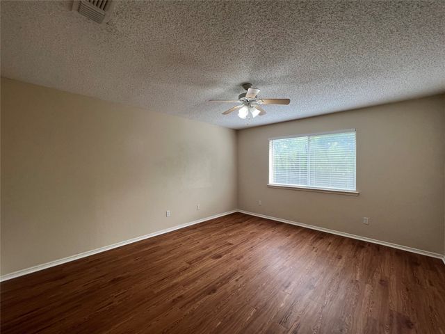 2213 Rolling Creek Run, Fort Worth, TX 76108