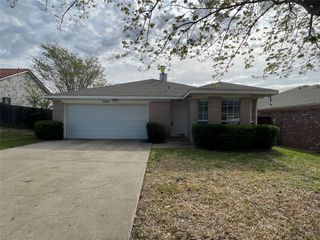 2213 Rolling Creek Run, Fort Worth, TX 76108