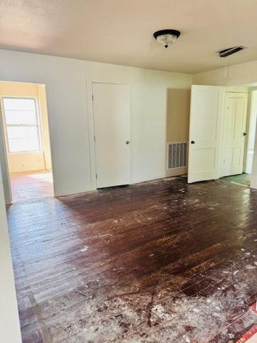 217 Main Street, Palacios, TX 77465