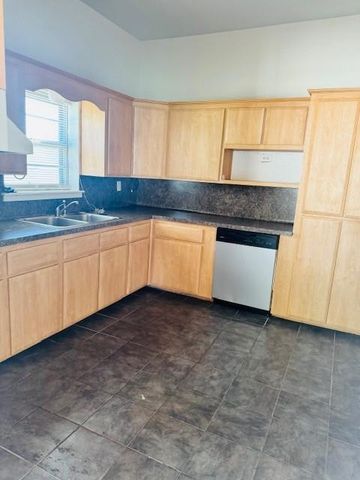 217 Main Street, Palacios, TX 77465