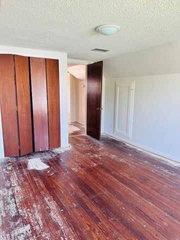 217 Main Street, Palacios, TX 77465