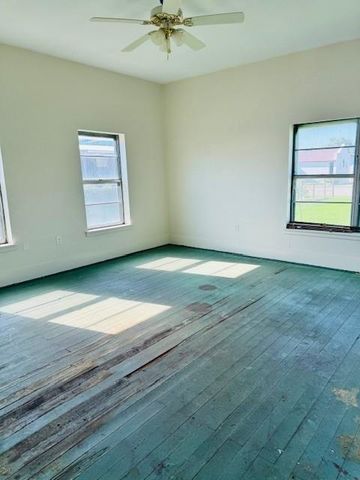 217 Main Street, Palacios, TX 77465