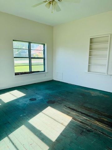 217 Main Street, Palacios, TX 77465