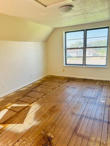 217 Main Street, Palacios, TX 77465