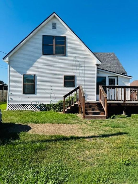 217 Main Street, Palacios, TX 77465