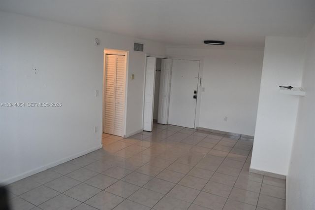 666 W 81st Street 311, Hialeah, FL 33014