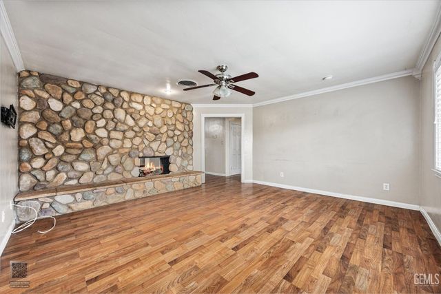 201 Oleander Avenue, Bakersfield, CA 93304