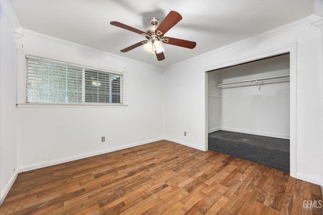 201 Oleander Avenue, Bakersfield, CA 93304