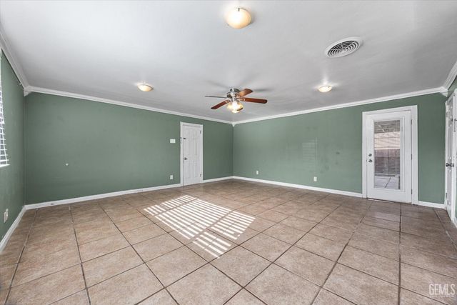 201 Oleander Avenue, Bakersfield, CA 93304