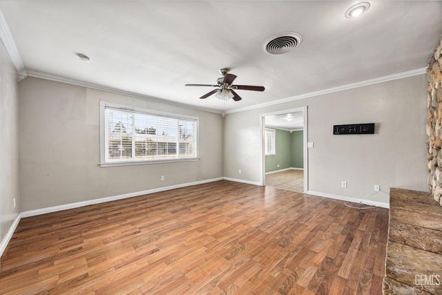 201 Oleander Avenue, Bakersfield, CA 93304