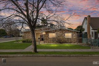 201 Oleander Avenue, Bakersfield, CA 93304