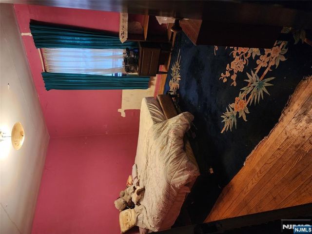 133 Shepard Avenue, Teaneck, NJ 07666