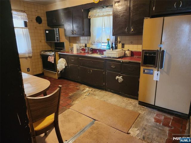 133 Shepard Avenue, Teaneck, NJ 07666