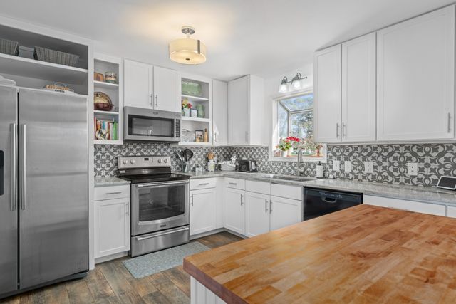 491 Hillview Dr, Lawrenceburg, TN 38464