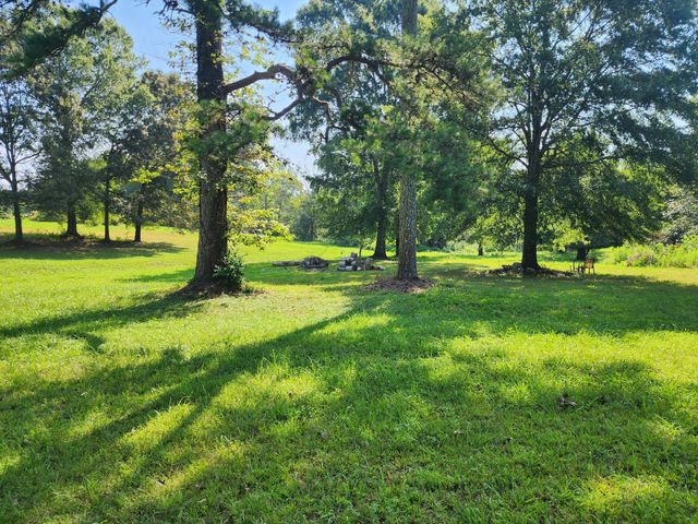 491 Hillview Dr, Lawrenceburg, TN 38464