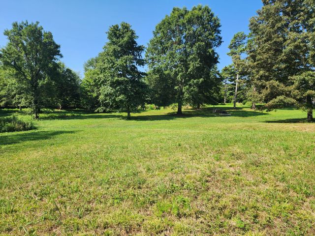 491 Hillview Dr, Lawrenceburg, TN 38464