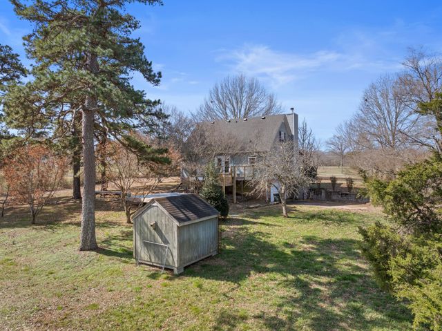 491 Hillview Dr, Lawrenceburg, TN 38464