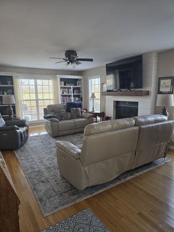 491 Hillview Dr, Lawrenceburg, TN 38464