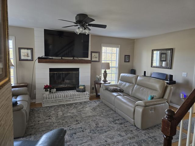 491 Hillview Dr, Lawrenceburg, TN 38464