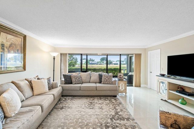 5771 Fairway Park Court 103, Boynton Beach, FL 33437