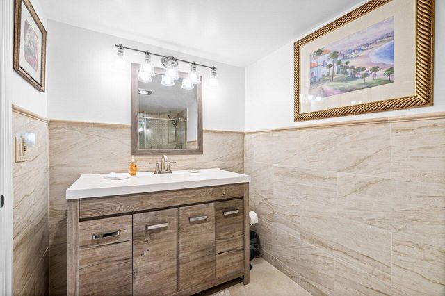 5771 Fairway Park Court 103, Boynton Beach, FL 33437