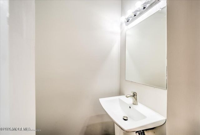 699 Aldrich Road, Howell, NJ 07731