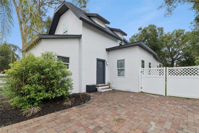 732 E ORANGE AVENUE, Eustis, FL 32726