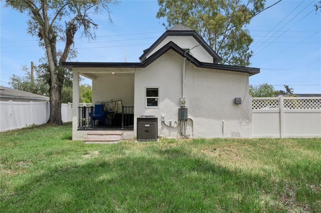 732 E ORANGE AVENUE, Eustis, FL 32726
