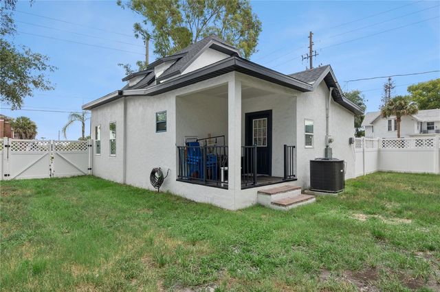 732 E ORANGE AVENUE, Eustis, FL 32726