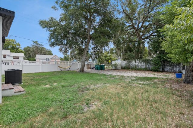 732 E ORANGE AVENUE, Eustis, FL 32726