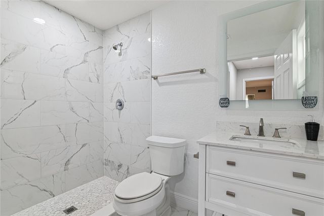 732 E ORANGE AVENUE, Eustis, FL 32726