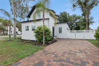 732 E ORANGE AVENUE, Eustis, FL 32726