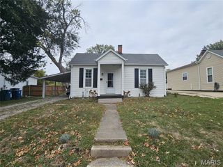 208 E Throp Street, Troy, IL 62294