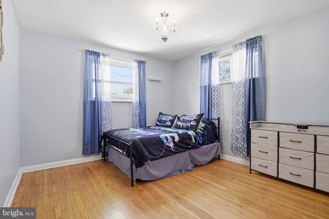 109 SHUBROOK LN, Aston, PA 19014