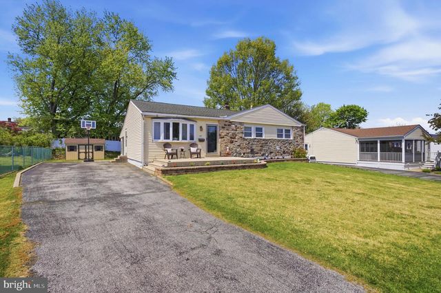 109 SHUBROOK LN, Aston, PA 19014