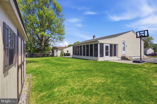 109 SHUBROOK LN, Aston, PA 19014