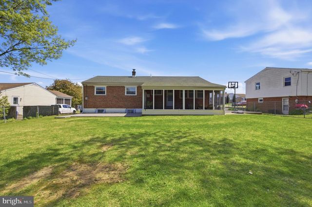109 SHUBROOK LN, Aston, PA 19014