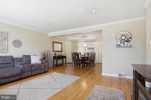 109 SHUBROOK LN, Aston, PA 19014