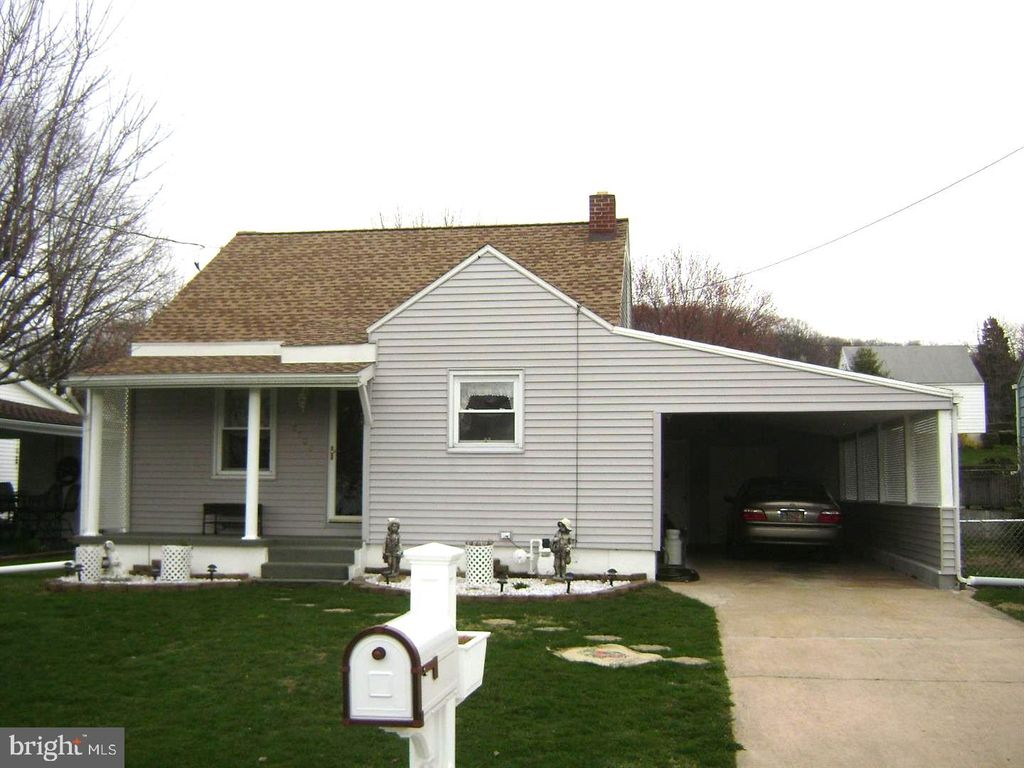 Image 1 of property listing at 2535 NORTHLAND AVE, York, PA 17406
